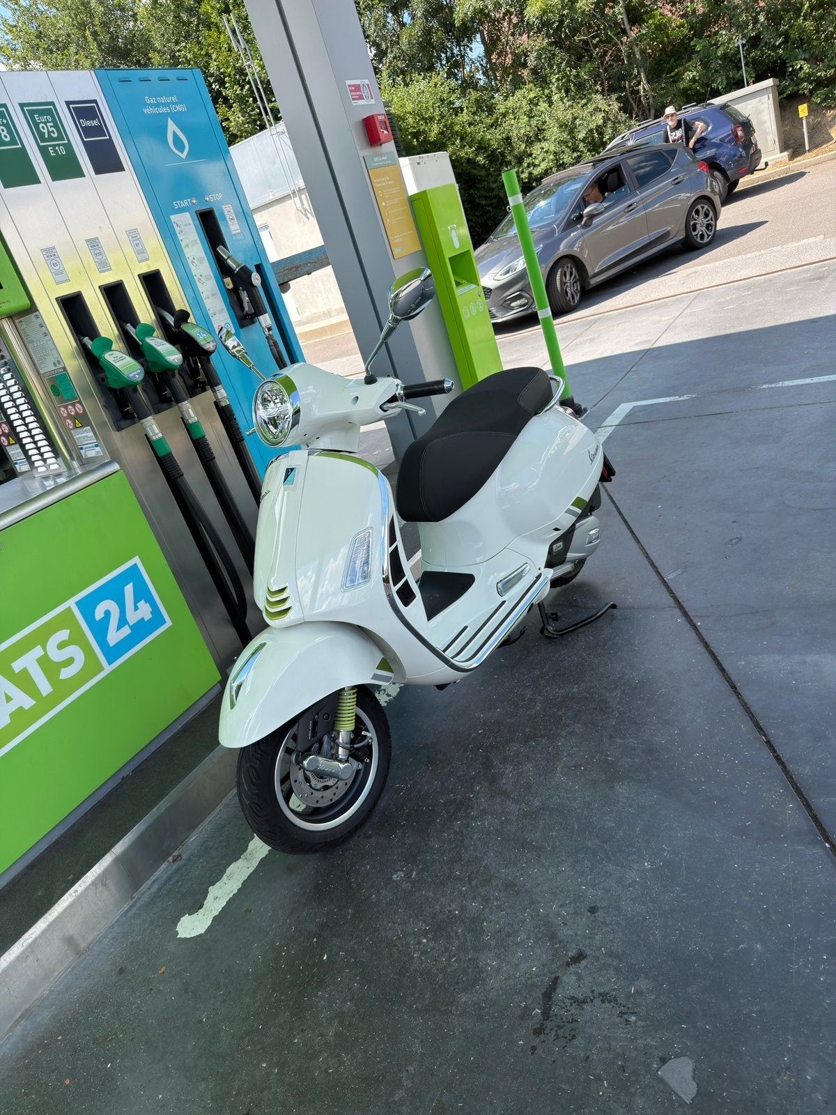 Vespa 125 GTS SUPER TECH, Ophalen, Zo goed als nieuw, Vespa