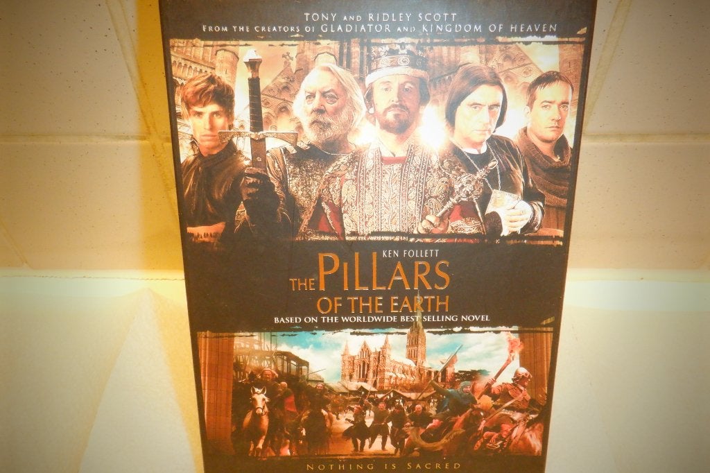 DVD BOX The Pillars Of The Earth.(5DVD'S), Engels, Vanaf 16 jaar, Actie, Ophalen of Verzenden