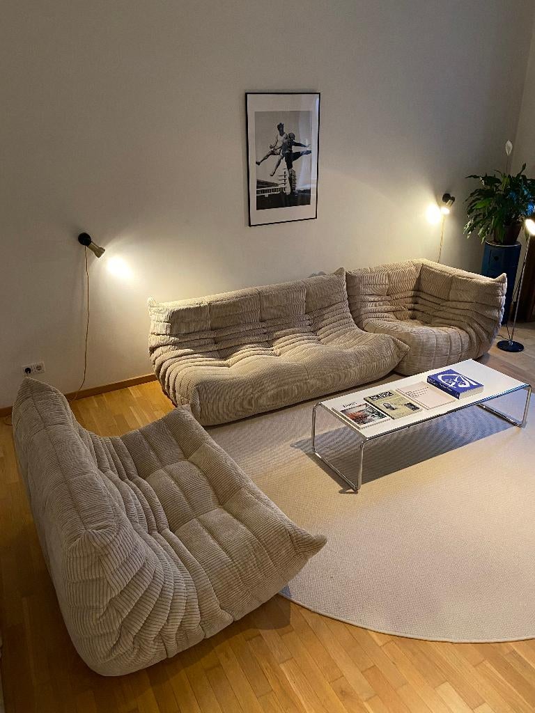 Ligne Roset - Togo Sofa Zetelset - Ribstof Corduroy Beige, Huis en Inrichting, Zetels | Zetels, 150 tot 200 cm, Zo goed als nieuw