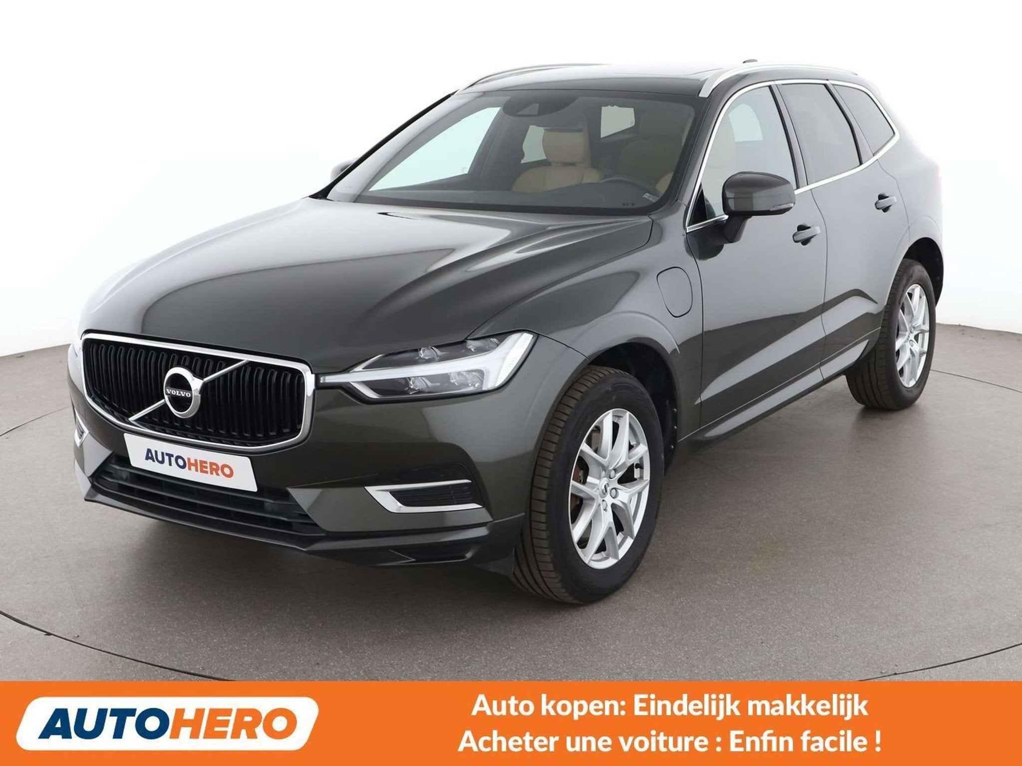Volvo XC60 2.0 T8 Plug-in Hybrid Momentum AWD (bj 2019), Auto's, Automaat, Gebruikt, 1969 cc, Elektrisch