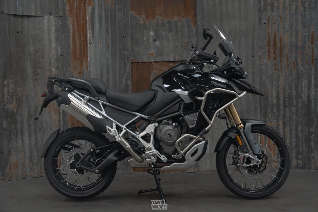 Triumph Tiger 1200 Rally Explorer: sapphire Black, Motoren, Handvatverwarming, Nieuw, Motorrijbewijs A, Bedrijf