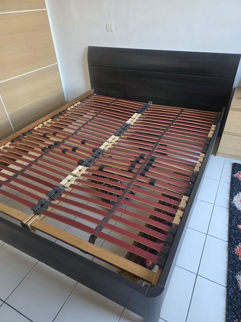 Free Bed (160 X 200), Huis en Inrichting, Badkamer | Badkamermeubels, Ophalen