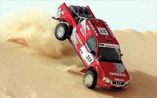 Nissan Navara Paris Dakar (schaal: 1:43), Ophalen of Verzenden, Zo goed als nieuw, Auto