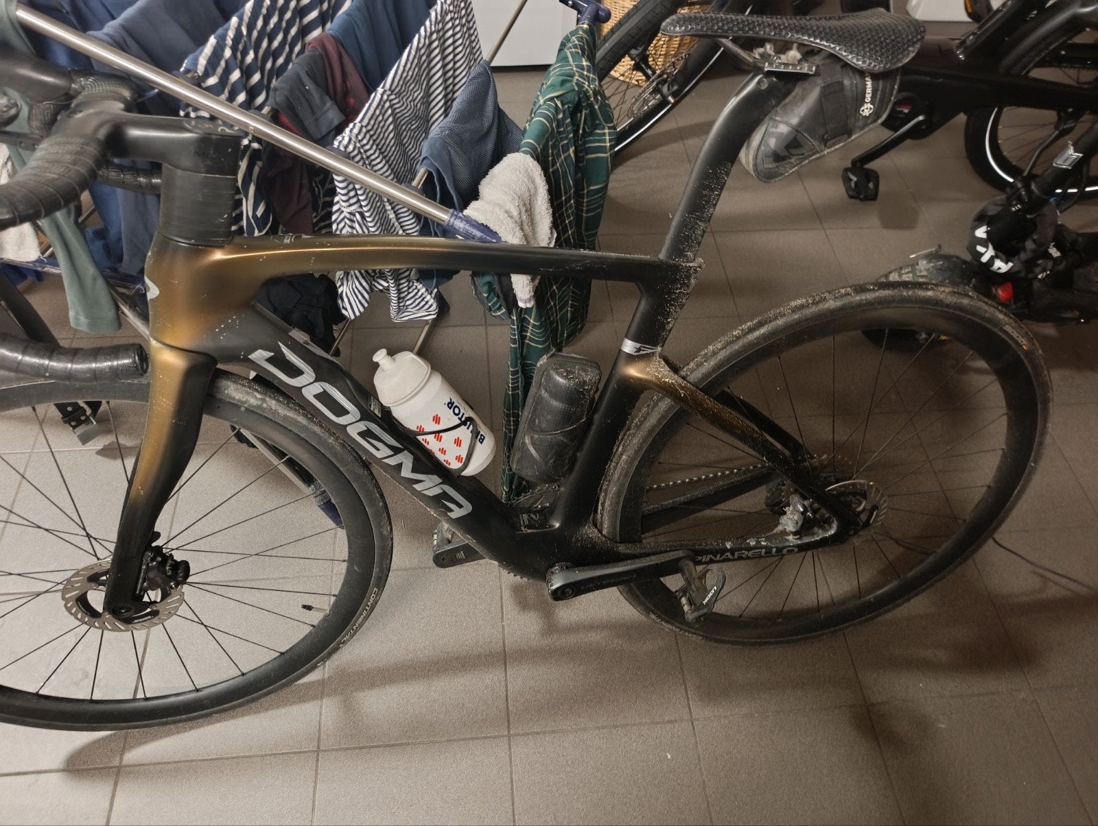 pinarello dogma, Enlèvement, Autres marques