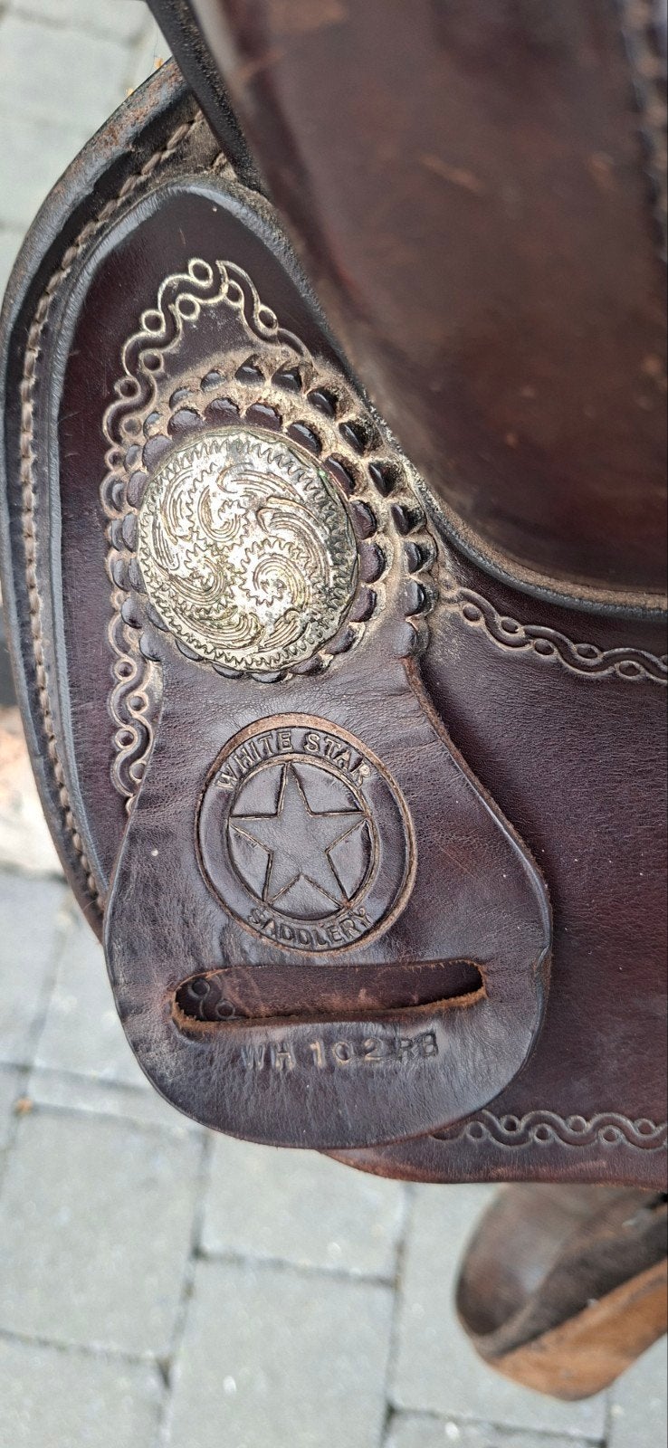 Selle western, Enlèvement, Utilisé, Étriers inclus, M (17 pouces)