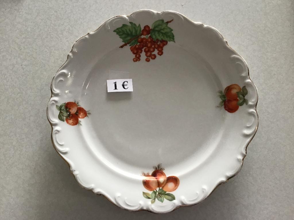 11 plateaux à 1 euro par balance, Maison & Meubles, Cuisine | Vaisselle, Enlèvement ou Envoi, Comme neuf