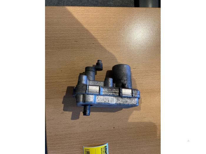Actuator elektrisch (Turbo) van een Mercedes B-Klasse, Gebruikt, -, Ophalen of Verzenden, -