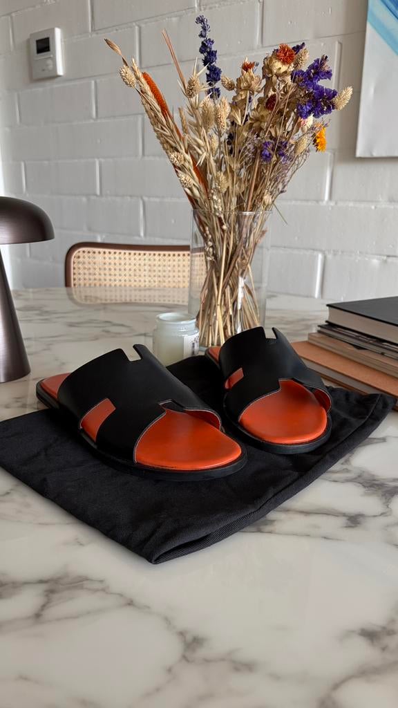 Hermes Izmir oranje zwart 41, Vêtements | Hommes, Chaussures, Neuf, Chaussons, Enlèvement ou Envoi, Noir