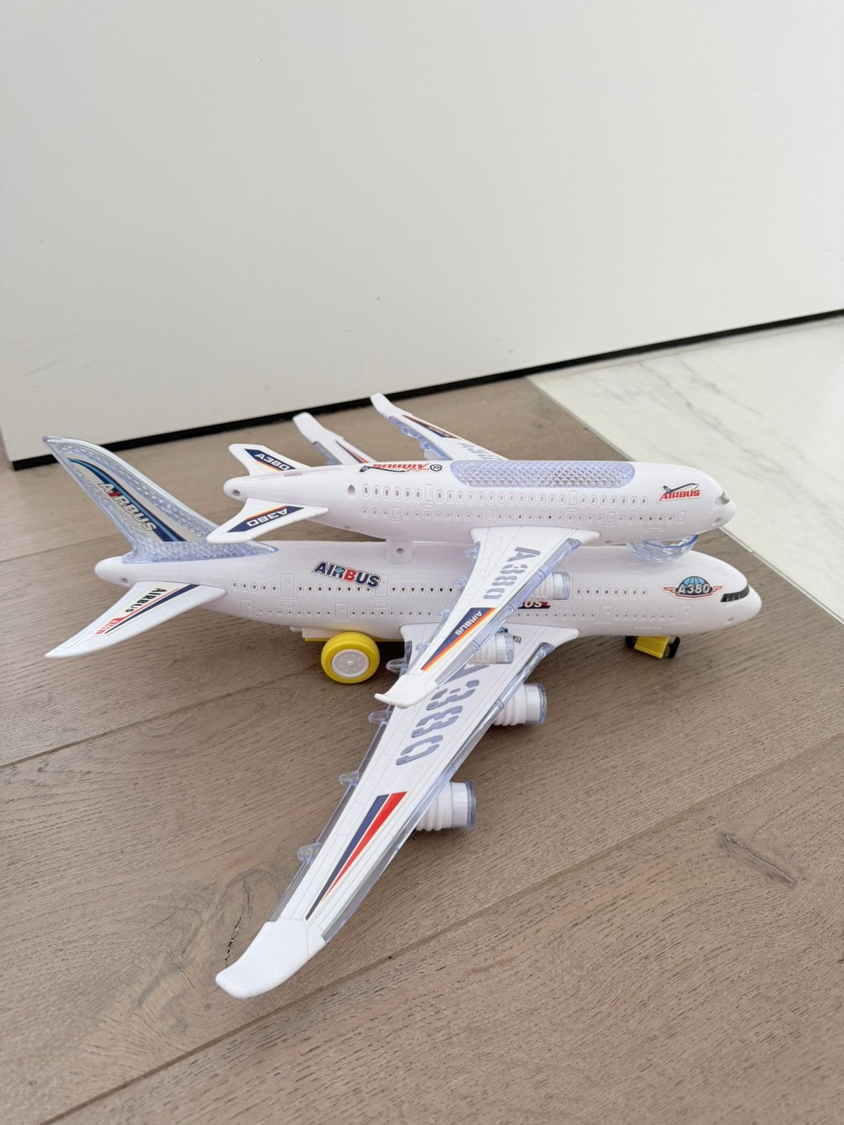 Elektrische Airbus A380 Speelgoedvliegtuigen, Verzamelen, Ophalen, Zo goed als nieuw