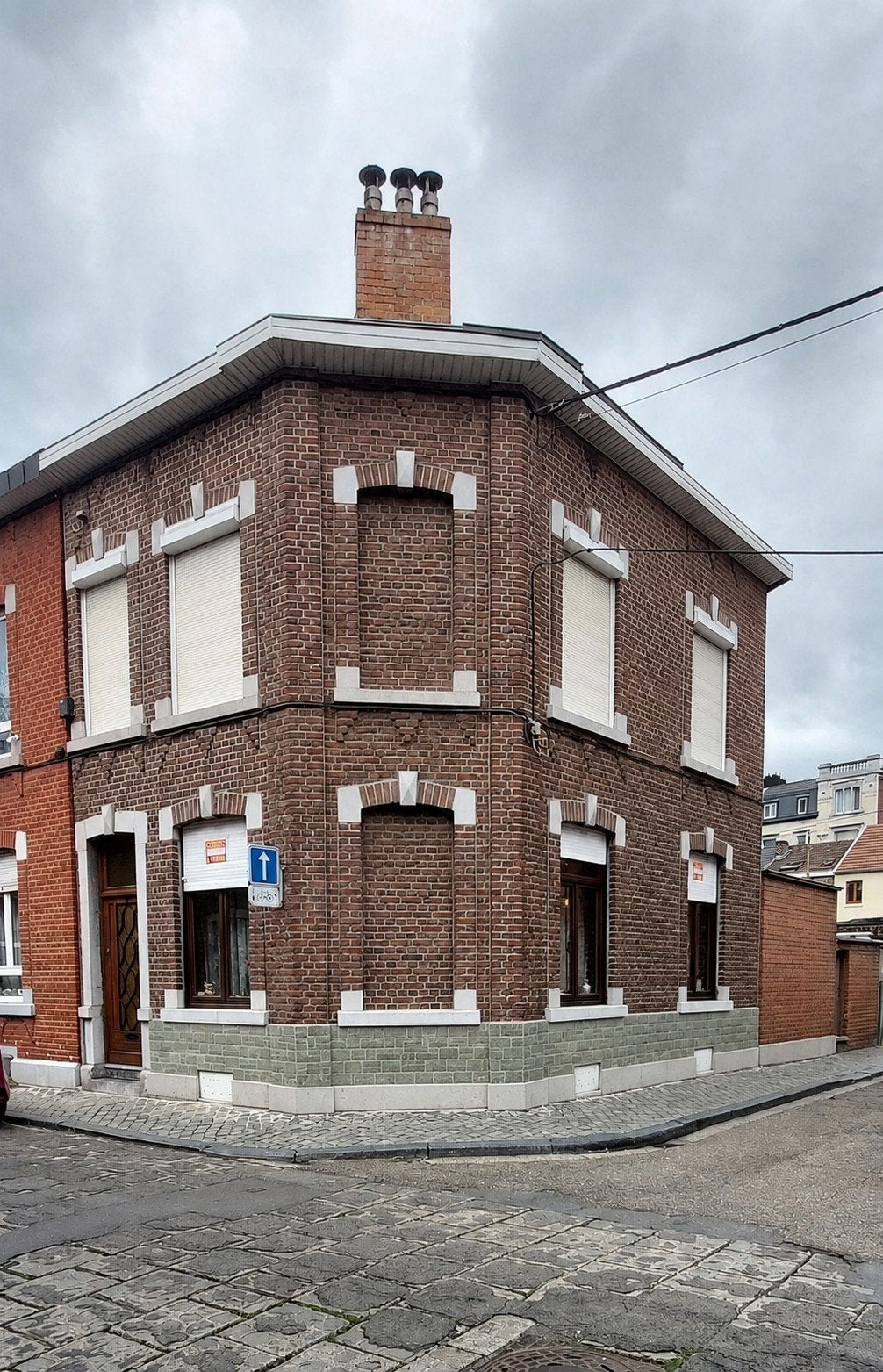 MAISON 3 FACADES - 4 CHAMBRES + COUR/JARDIN - LIEGE-Bressoux, Province de Liège, 142 m², Liège, 4 pièces
