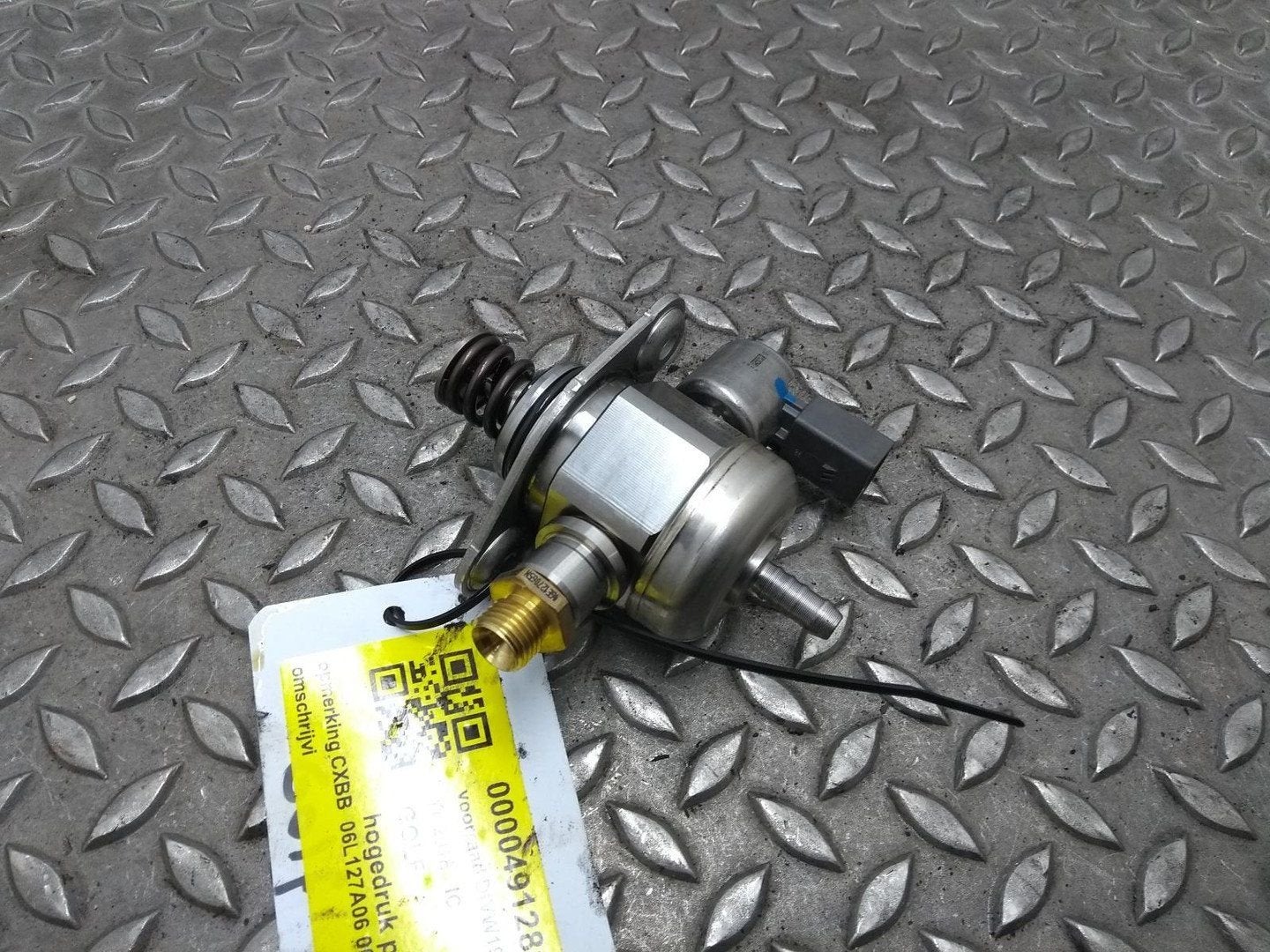 VOLKSWAGEN GOLF BRANDSTOF POMP VOOR DE INJECTOR 2018, Ophalen of Verzenden, Gebruikt, Stiba lid
