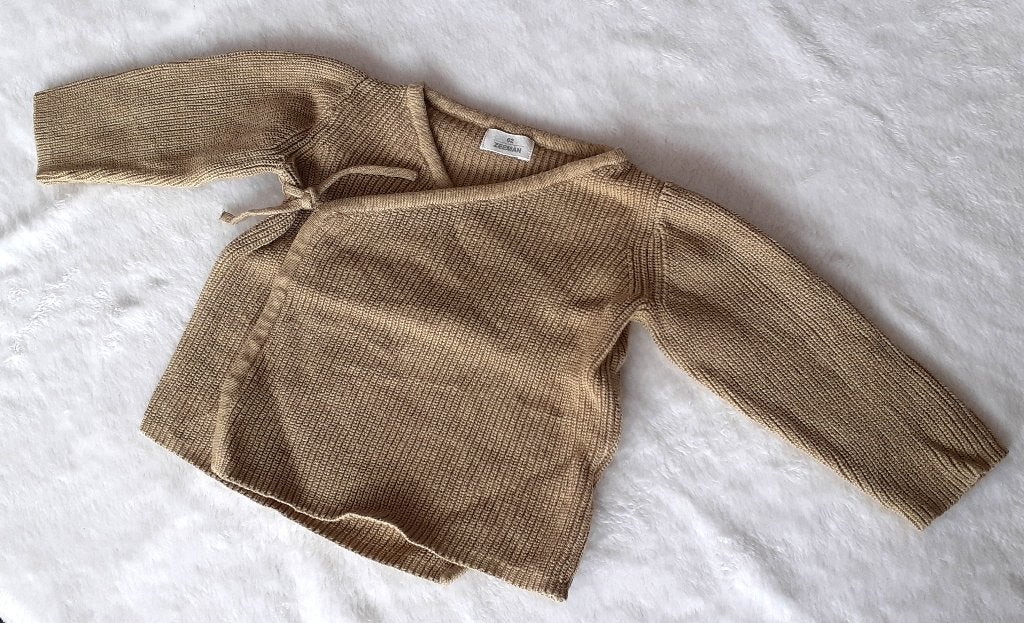 Baby gebreid vestje met overslag groen Zeeman 62, Ophalen of Verzenden, Nieuw, Jongetje of Meisje, Truitje of Vestje