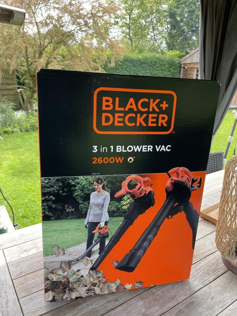 Black & Decker+ — Blad-blazer en zuiger, Tuin en Terras, Bladblazers, Nieuw, Handgedragen, Elektrisch, Met opvangzak, Met versnipperfunctie
