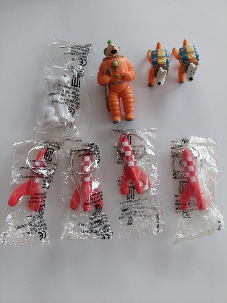 8 figuurtjes van Kuifje., Enlèvement ou Envoi, Tintin, Statue ou Figurine