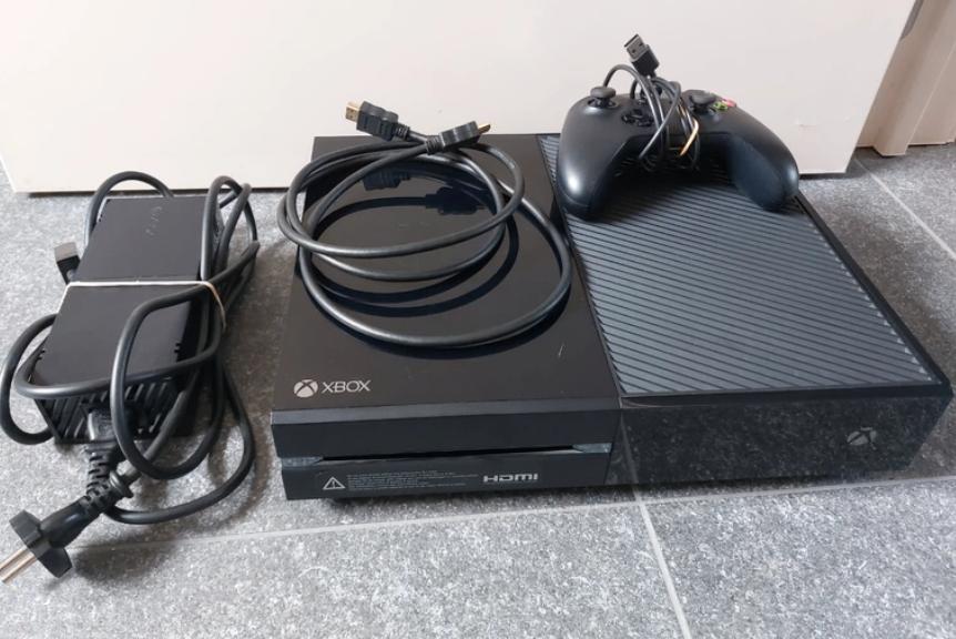 XBOX One - 500 Go + 3 jeux, 500 GB, Enlèvement ou Envoi, Avec 1 manette, Xbox One