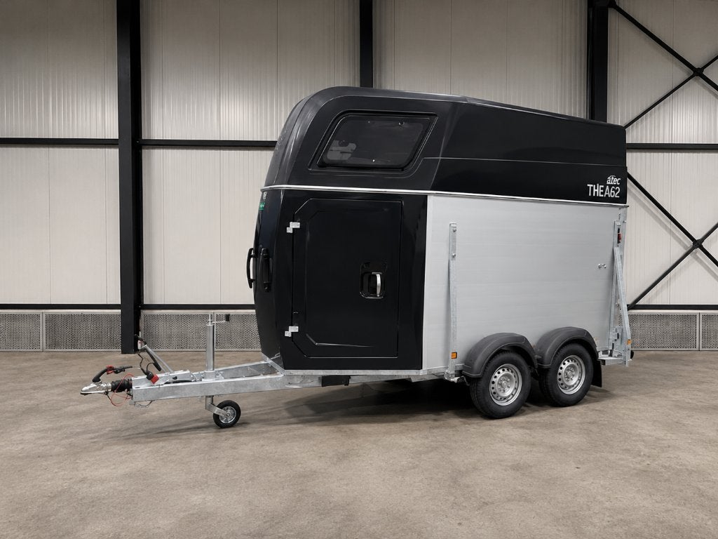 atec thensa 1600 paardentrailer 1.5 paards (op voorraad), Animaux & Accessoires, Chevaux & Poneys | Semi-remorques & Remorques