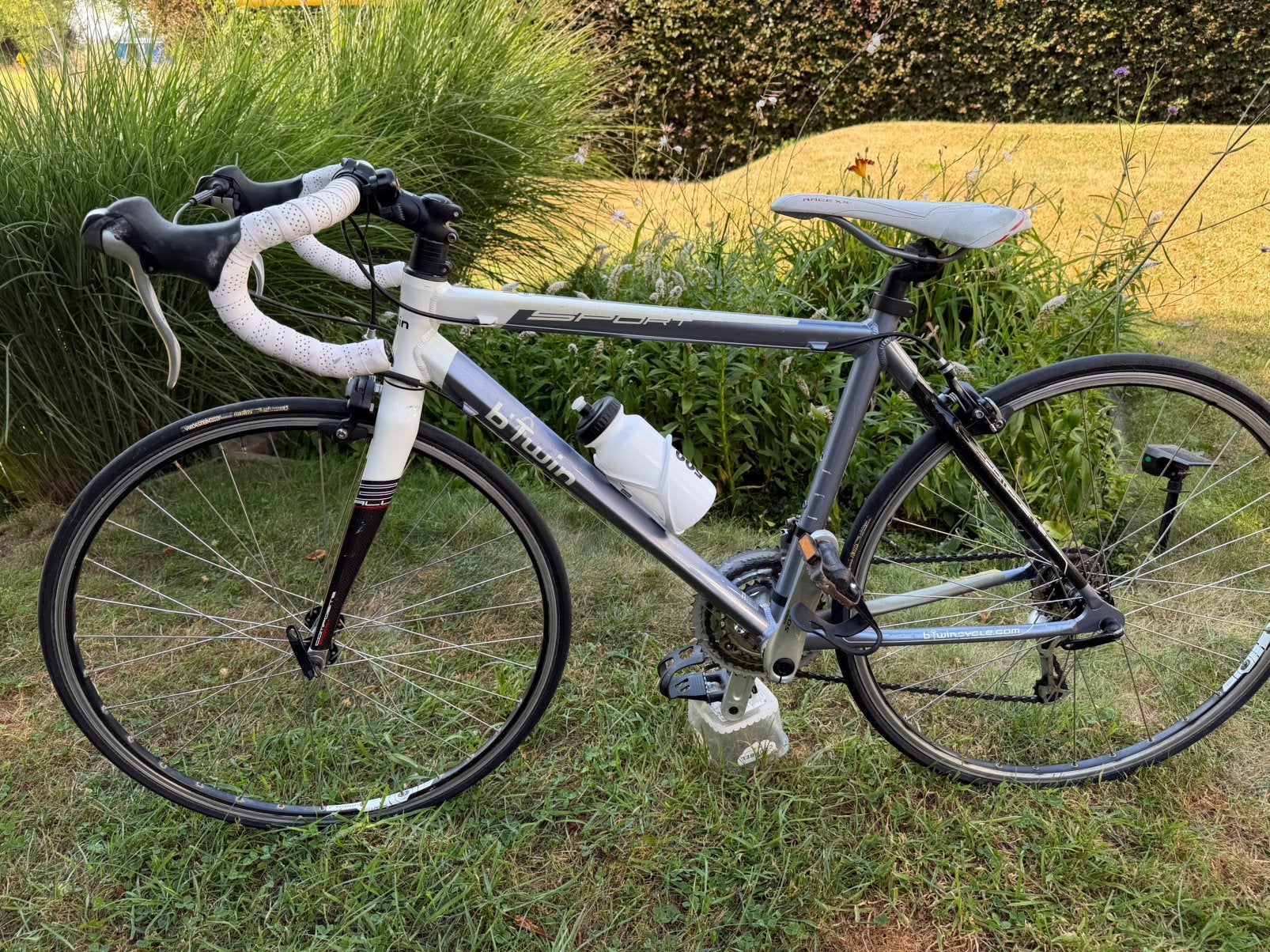 Junoir koersfiets Btwin, Vélos & Vélomoteurs, Vélos | Vélos de course, Autres marques, Enlèvement, Utilisé, Autres matériaux
