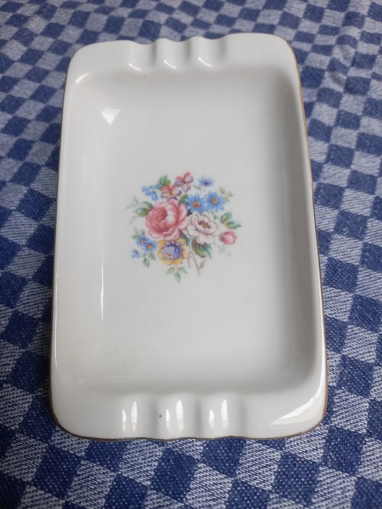 petit plat en porcelaine, Enlèvement