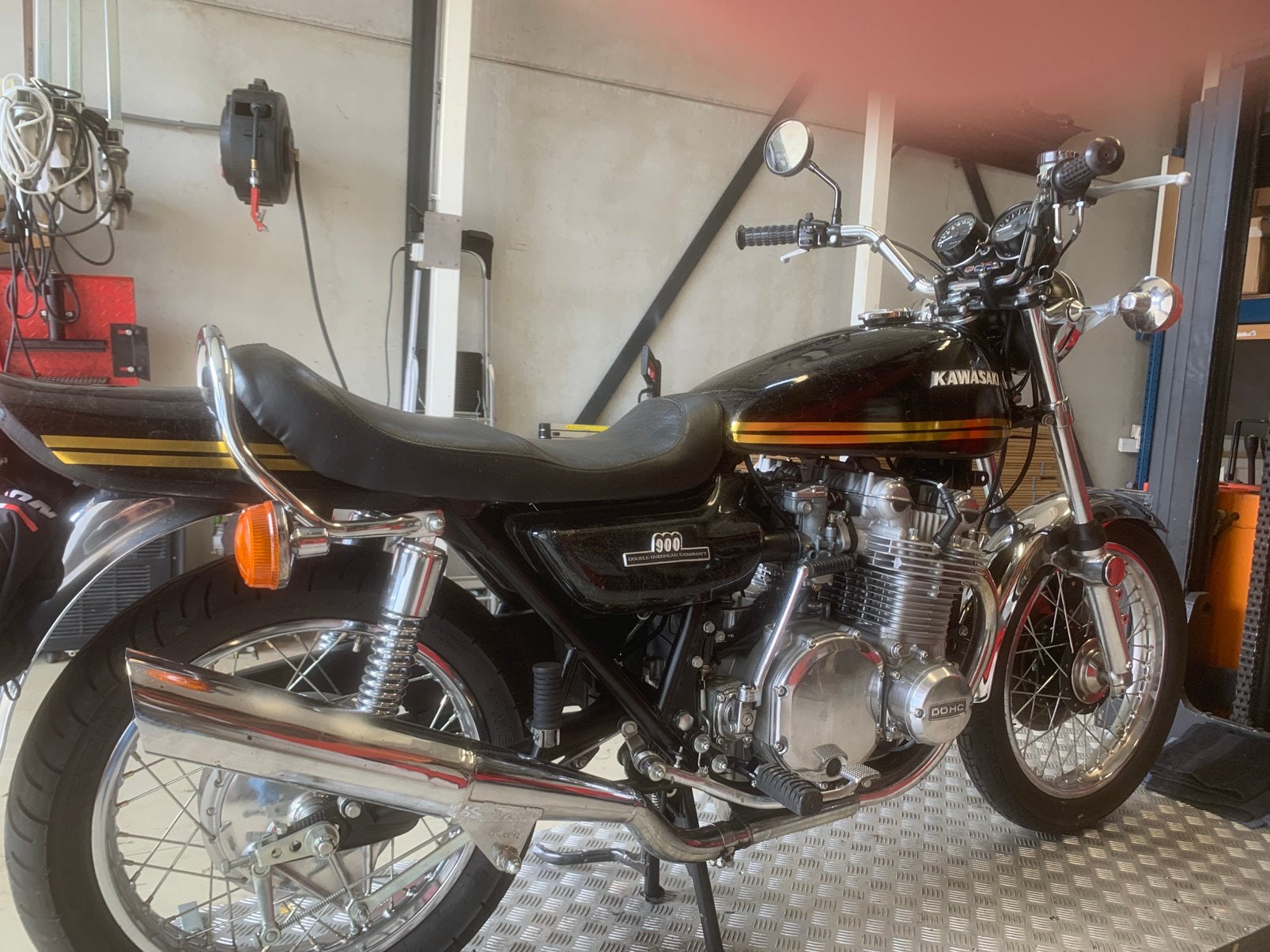 Kawasaki z1 900, Motos