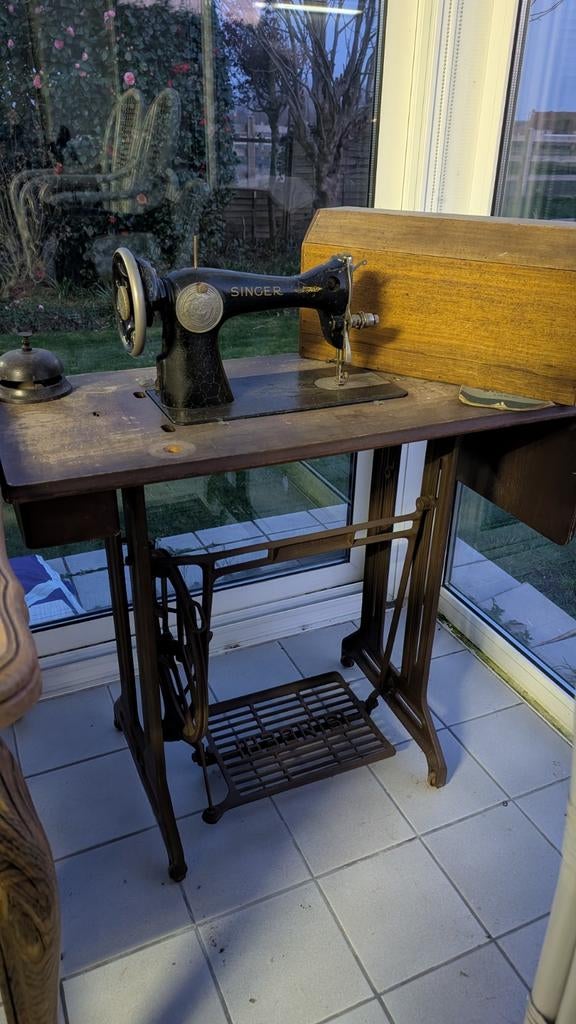 Singer naaimachine met originele handleiding, Ophalen