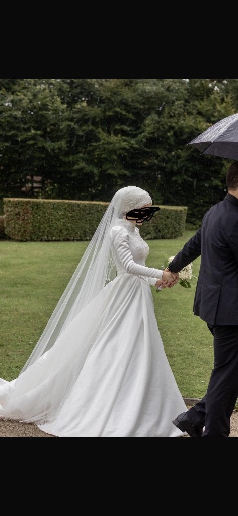 Robe de mariée en satin taille 36 cousu sur mesure, Vêtements | Femmes, Autre, Enlèvement ou Envoi, Robe de mariée, Porté