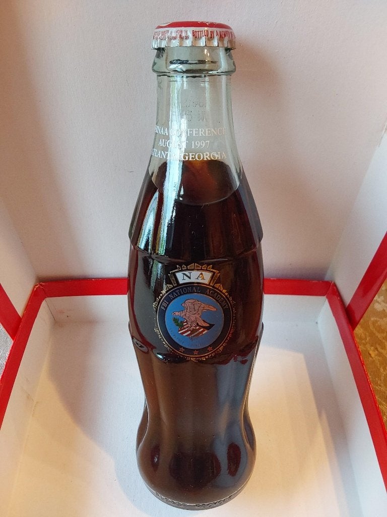 COCA COLA FLES FBINAA CONFERENCE ATLANTA 1997, Verzamelen, Merken en Reclamevoorwerpen, Nieuw, Gebruiksvoorwerp, Ophalen of Verzenden