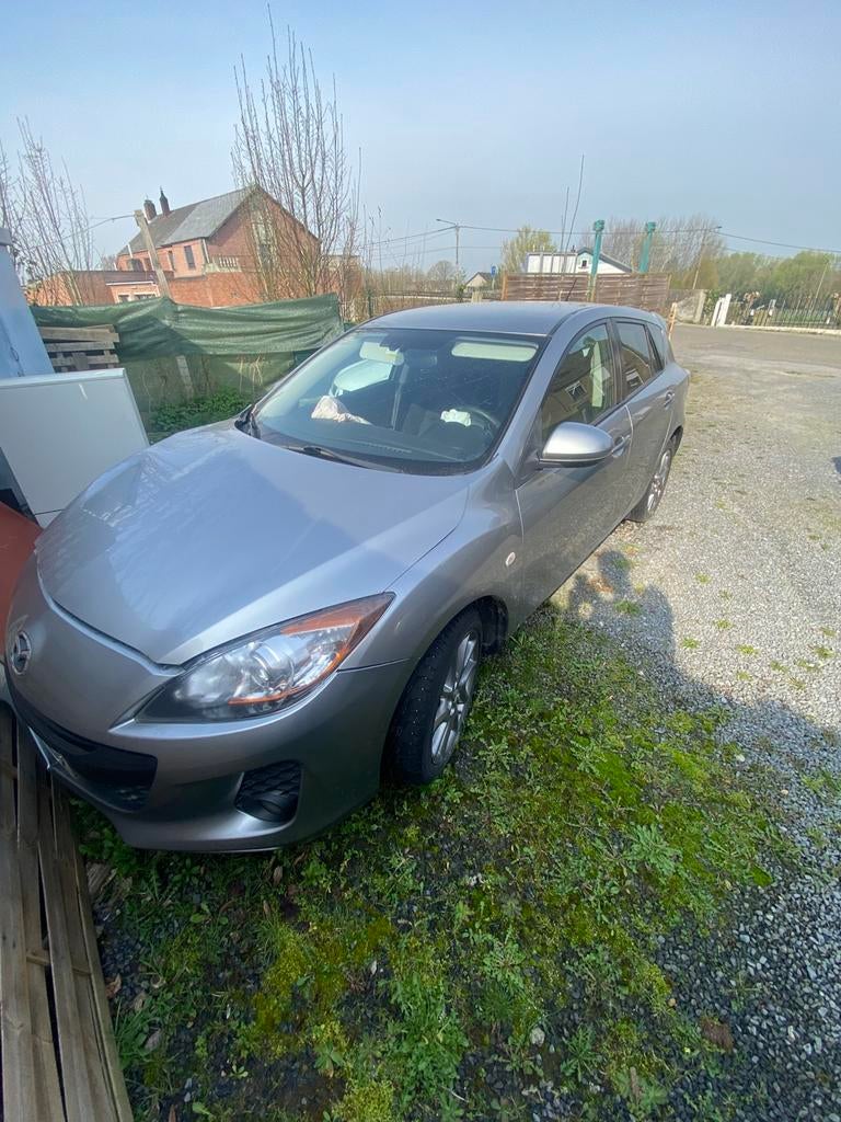 Mazda 3 accidentée, Enlèvement, Mazda