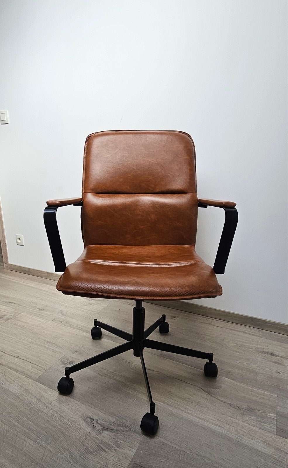 Cognac bureaustoel, Huis en Inrichting, Bureaustoelen, Gebruikt, Bureaustoel, Bruin, Ophalen