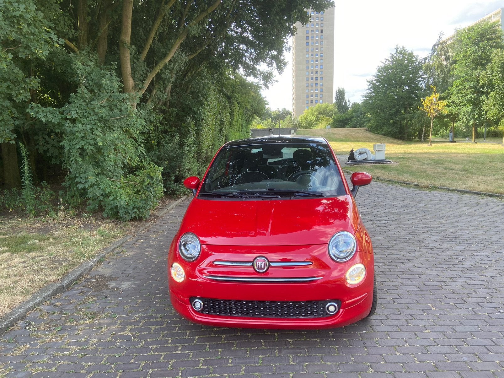 Fiat 500 1.0 Hybrid (RED) - 2022 - Slechts 26.000 km, Auto's, Voorwielaandrijving, 4 zetels, Stof, 1055 kg