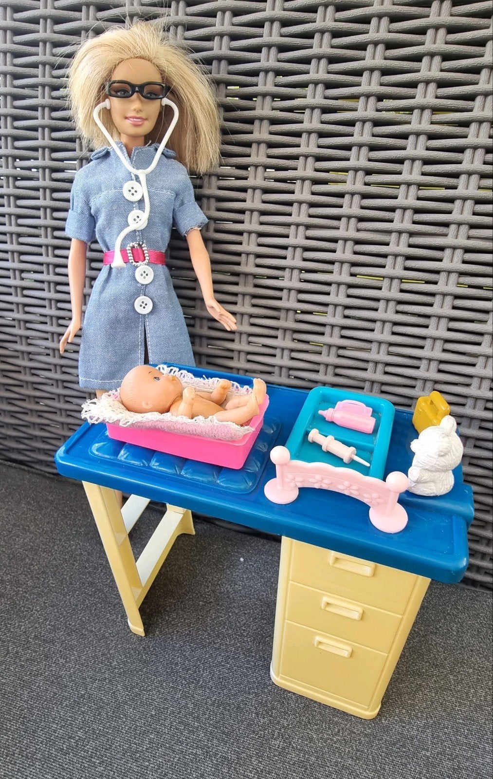 Barbie pédiatre, Ophalen, Barbie