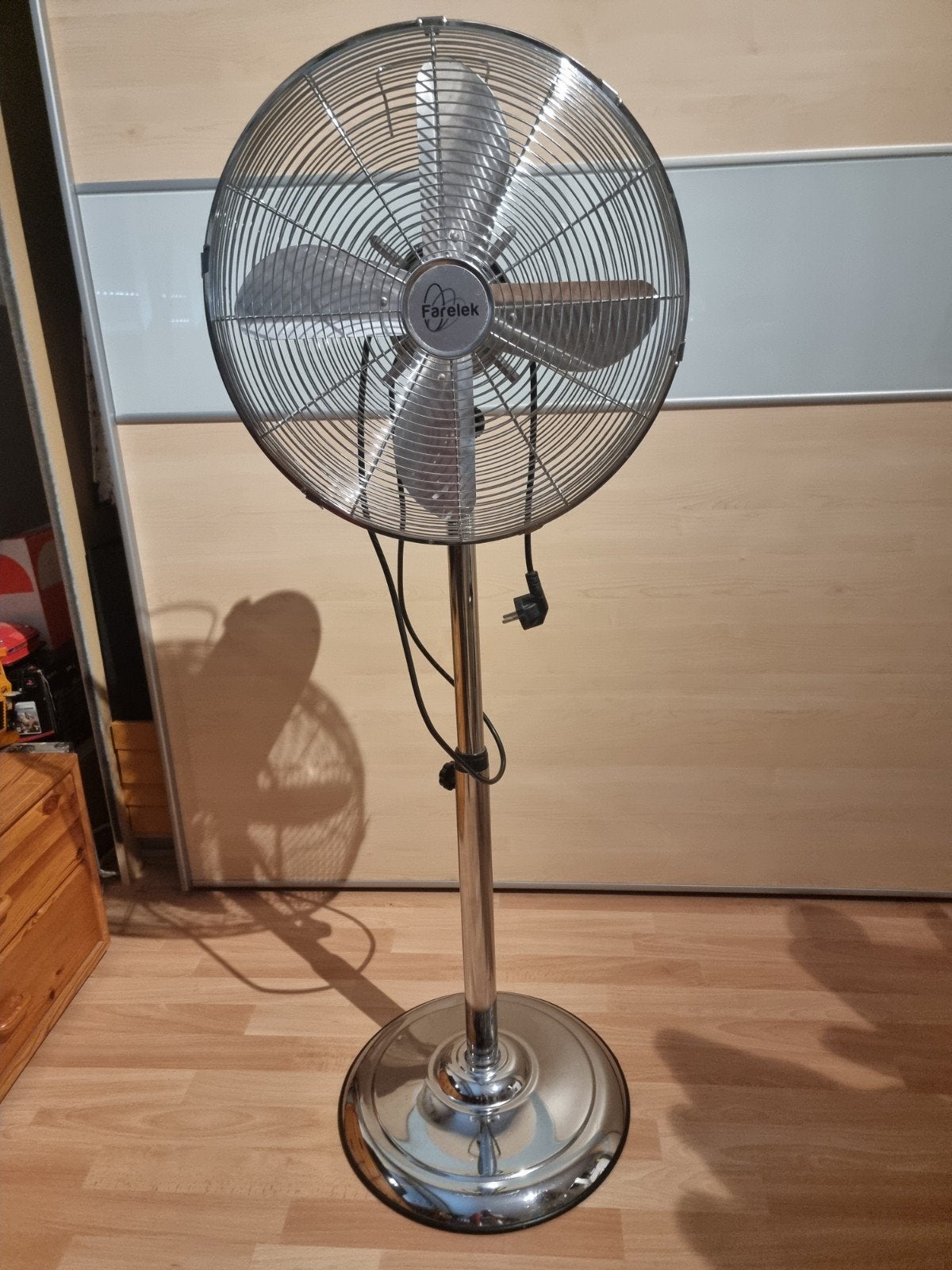 Ventilateur sur pied (condensateur démarrage à remplacer), Enlèvement