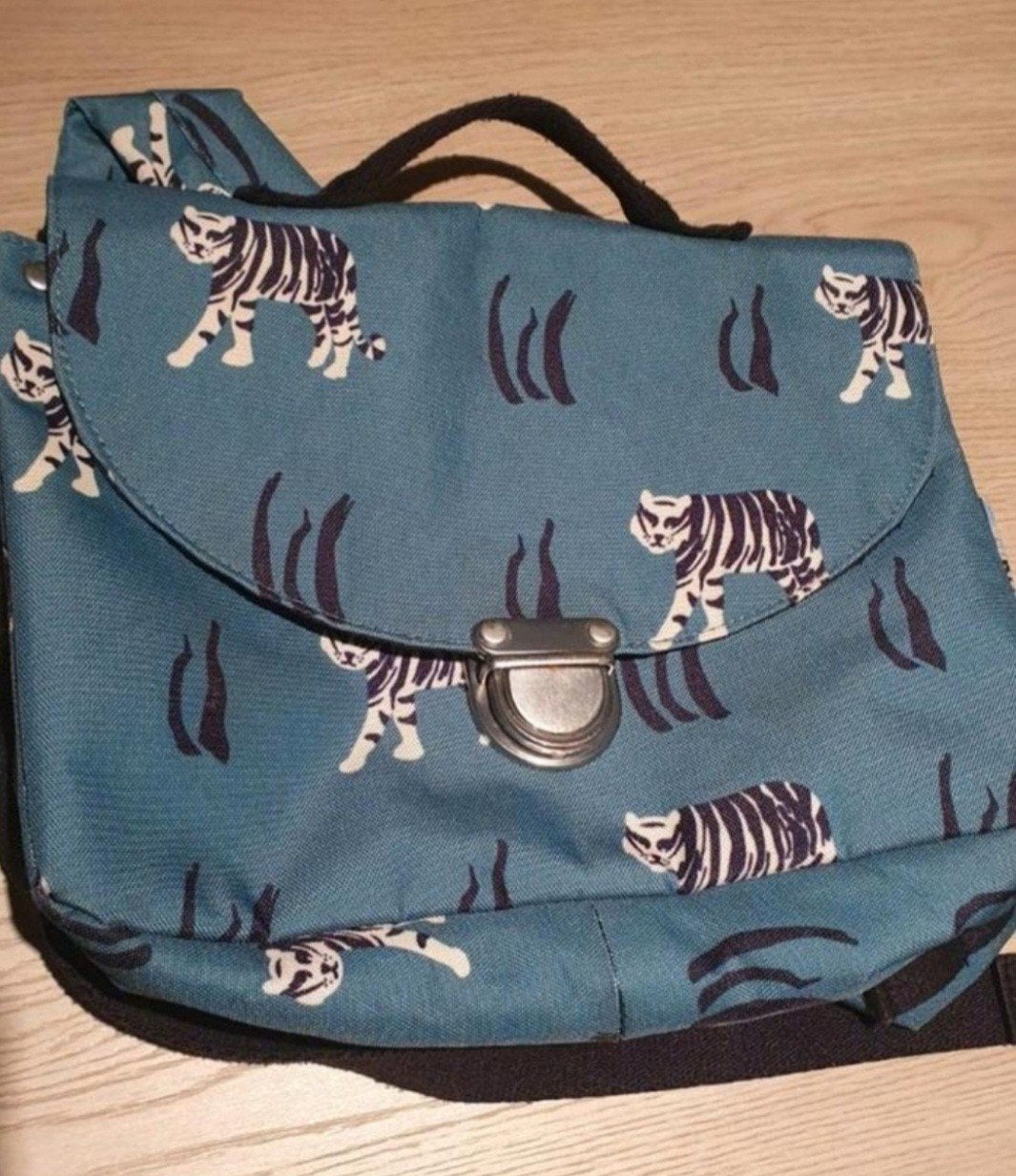 kleutertasje onolulu, Ophalen