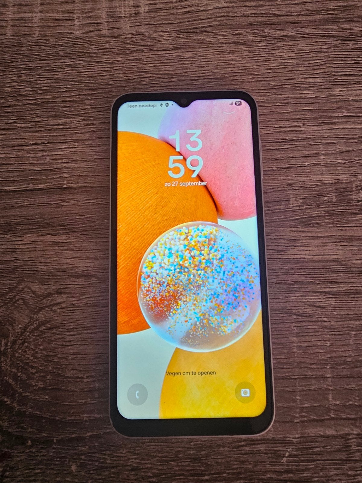 telefoon samsung Galaxy A14 met 8 telefoonhoesjes, Télécoms, Enlèvement