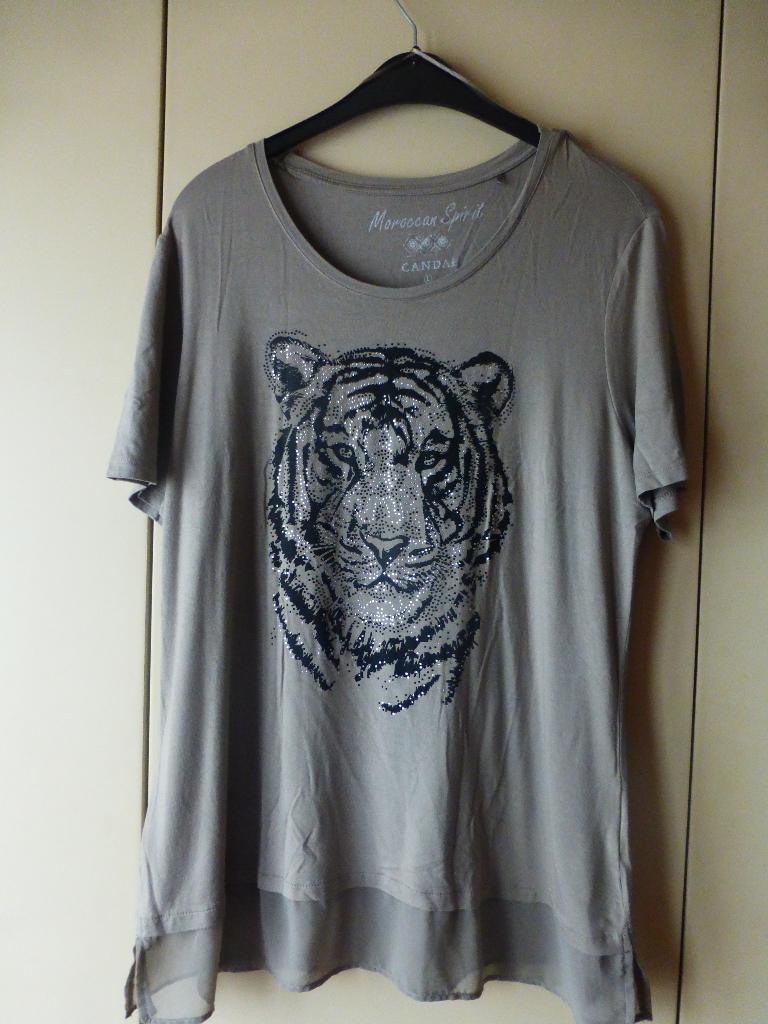 T-shirts met tijgerafbeeldingen T: L €10,00, Kleding | Dames, Ophalen of Verzenden, Nieuw, Overige kleuren