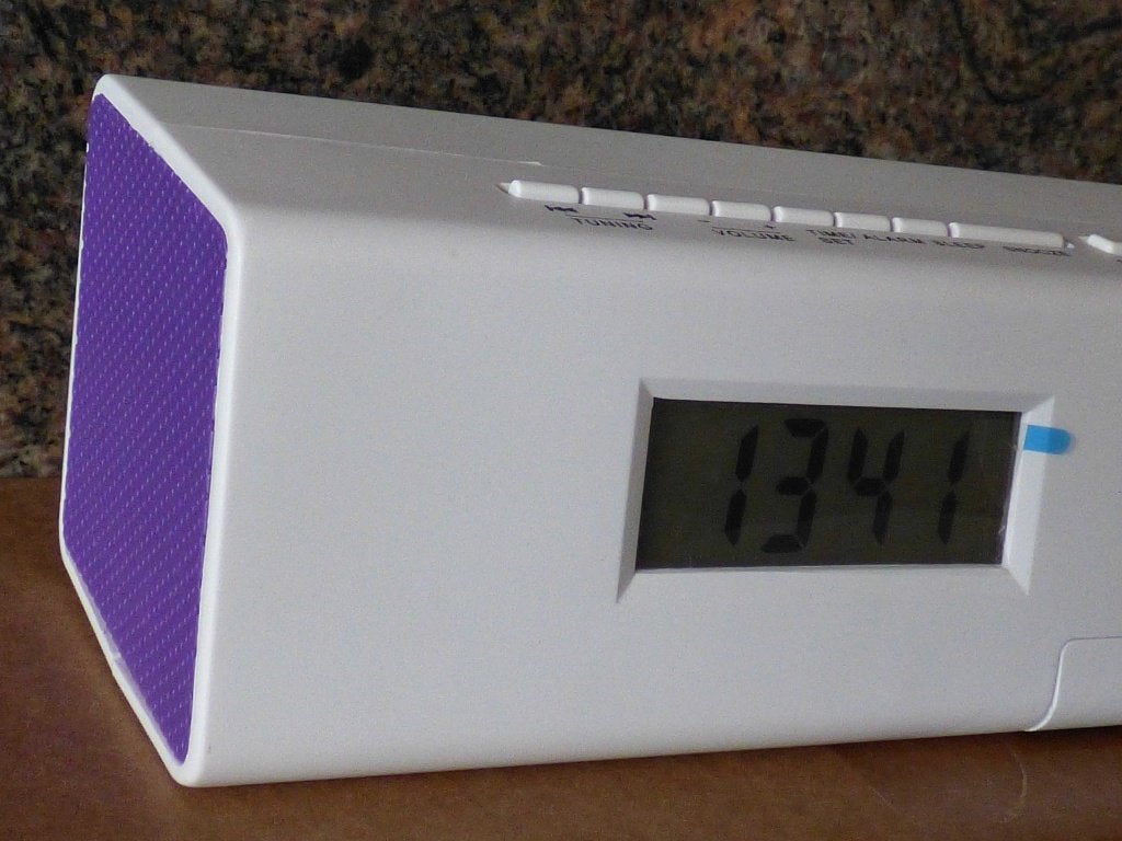 Wekker met radio in wit en paars: NIEUW, Ophalen of Verzenden, Nieuw, Digitaal