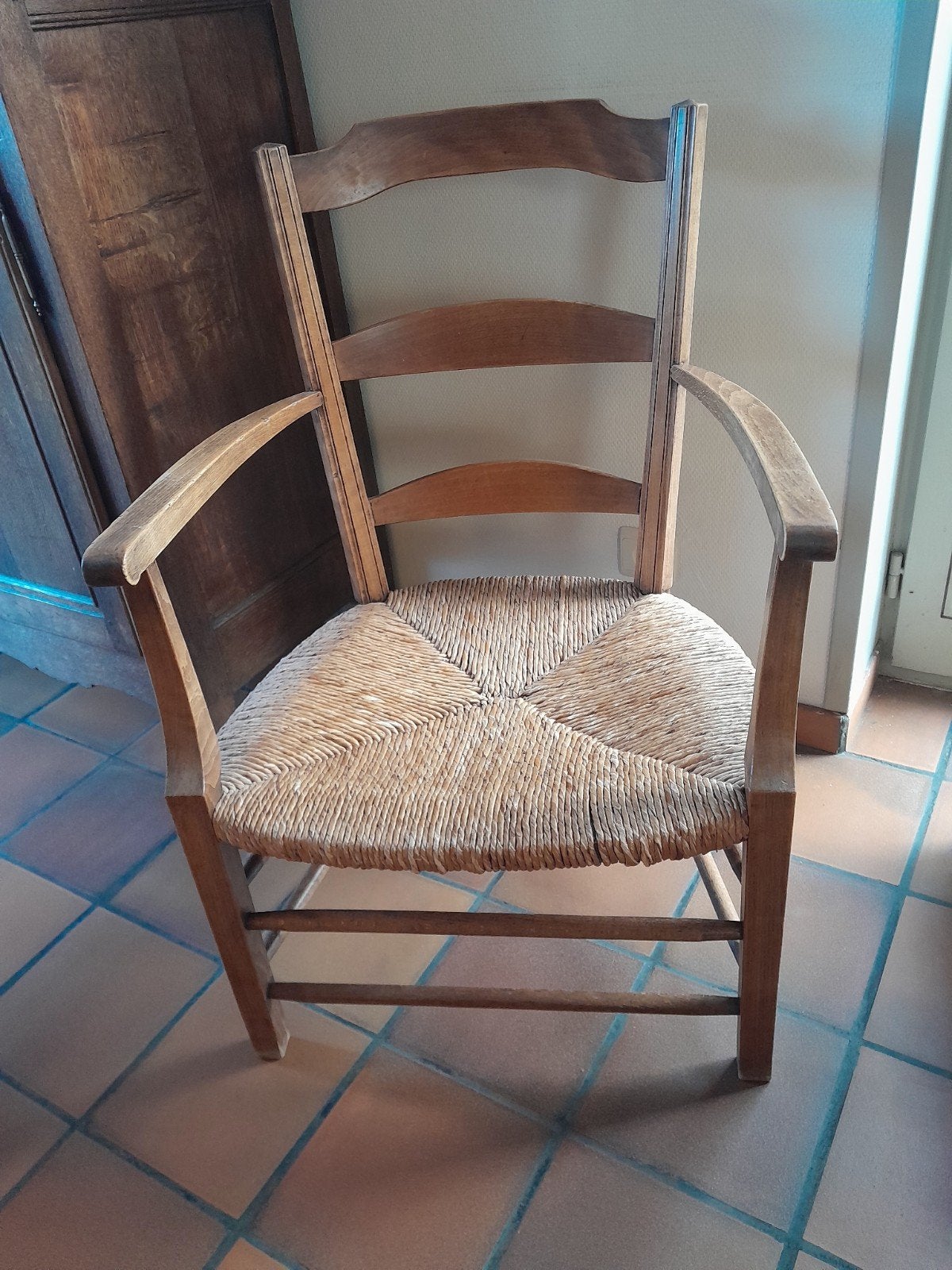 joli fauteuil d'appoint.bois et paille., Enlèvement