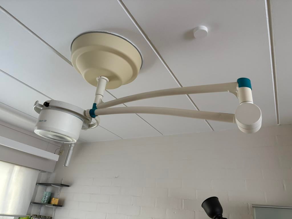 Dr. Mach 130 Plafondmodel onderzoekslamp, Ophalen, Gebruikt