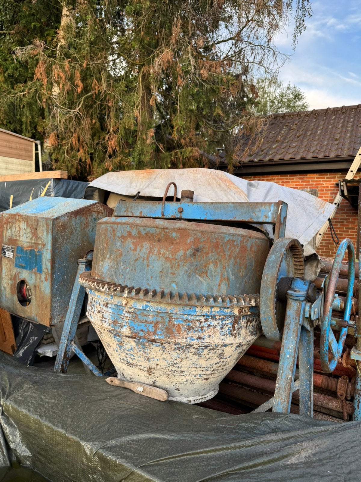 Betonmolen met benzine motor !, Ophalen