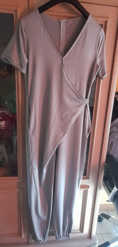 Combinaison grise  femme neuve  taille L, Kleding | Dames, Jumpsuits, Ophalen, Nieuw, Maat 42/44 (L), Grijs