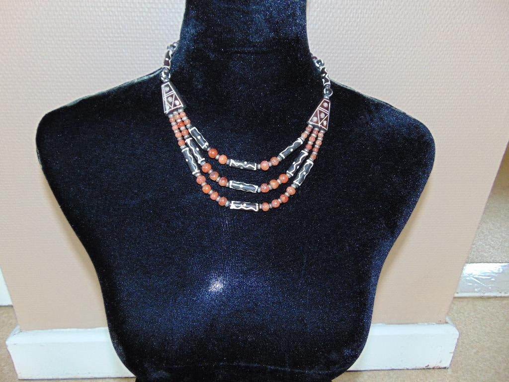 Halssnoer met carneool uit Afrika, Bijoux, Sacs & Beauté, Colliers, Pierre ou Minéral, Enlèvement ou Envoi, Comme neuf, Réglable