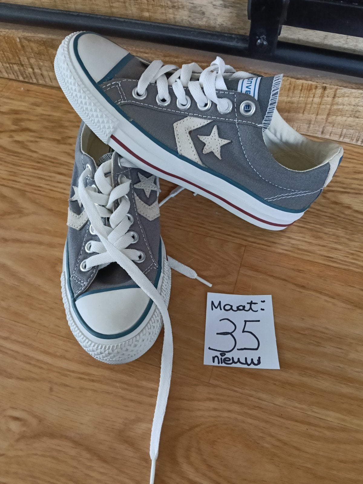 nieuw Converse 35, Ophalen