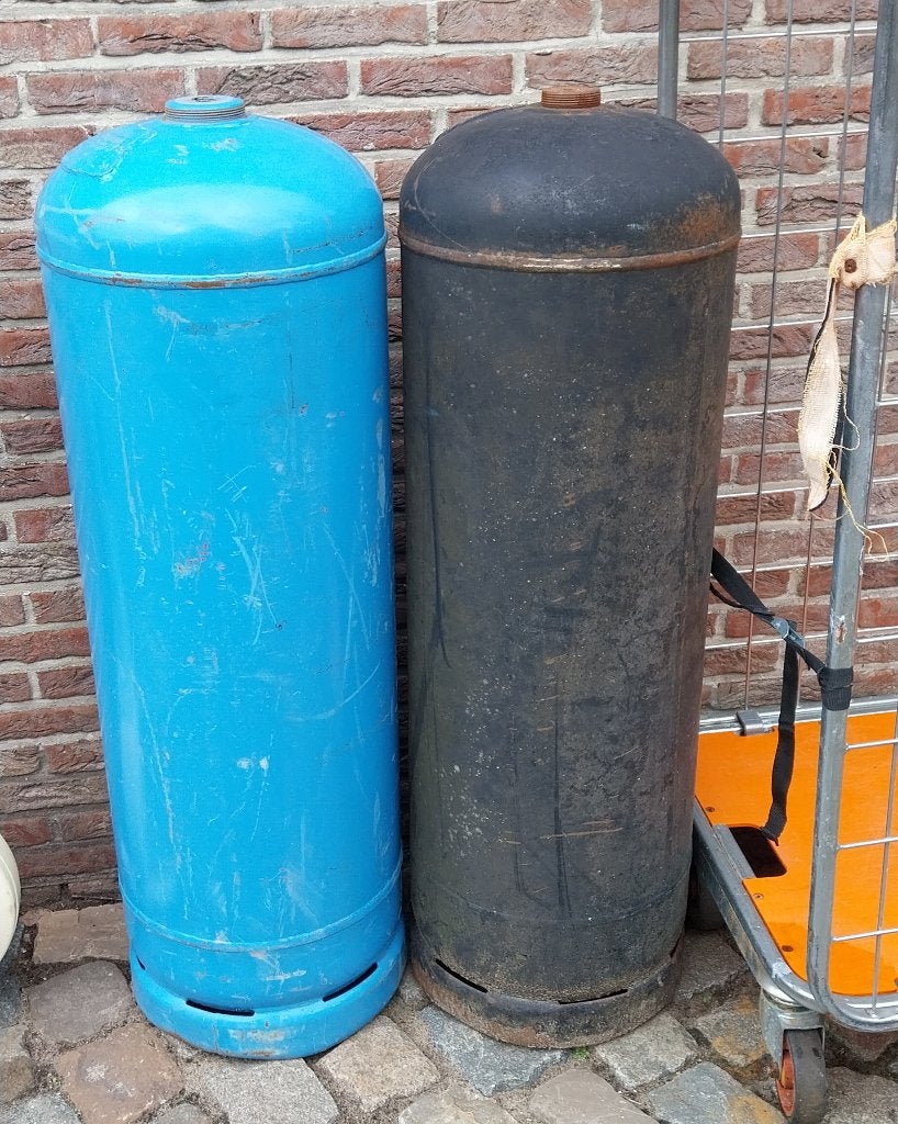 Grote gasflessen, Ophalen