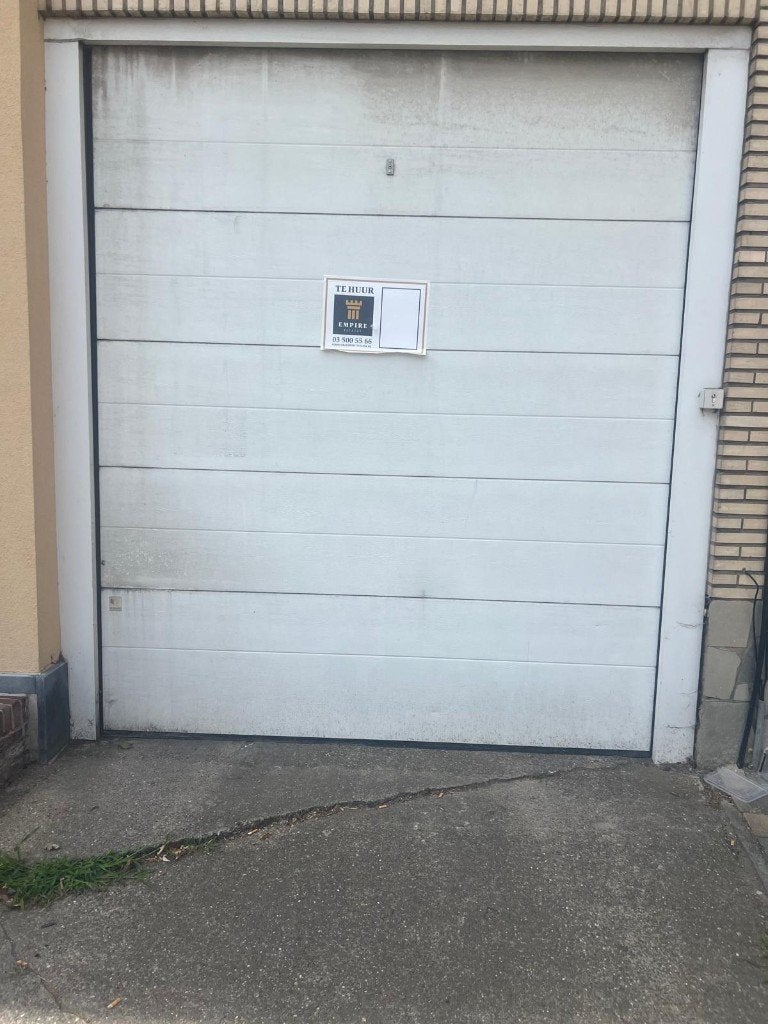 MOOIE PARKINGS BESCHIKBAAR VANAF NU, TE HUUR IN ANTWERPEN, Province d'Anvers