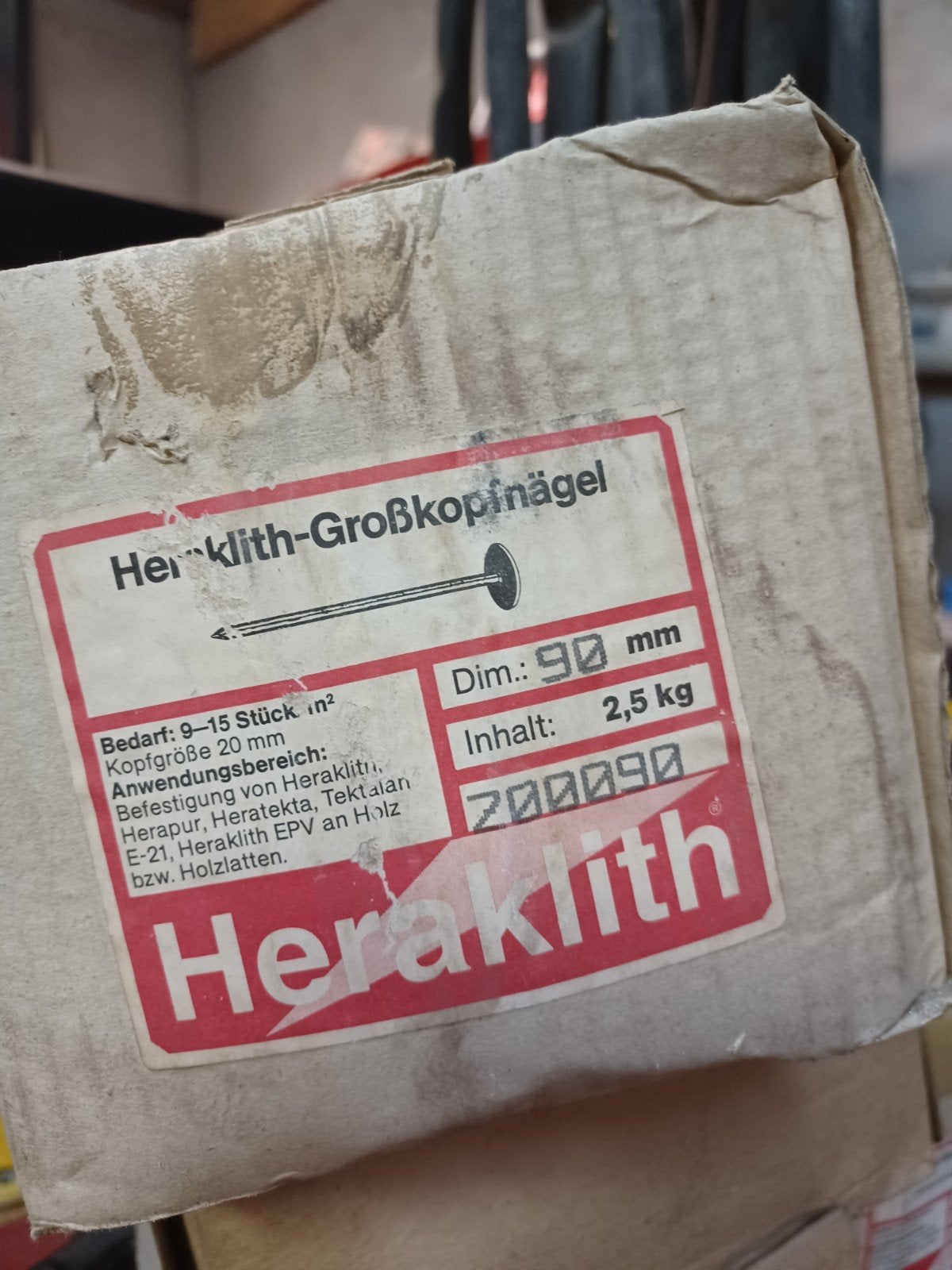 nagels voor heraklith of Isolatie vast te zetten, Ophalen