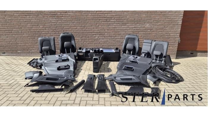 Bekleding Set (compleet) van een Mercedes GLB-Klasse, Auto-onderdelen, Interieur en Bekleding, Mercedes-Benz, Gebruikt, 3 maanden garantie