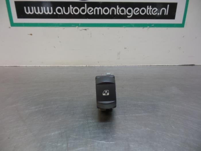 Elektrisch Raam Schakelaar van een Renault Clio (Clio 3 06-), Gebruikt, -, Renault, -