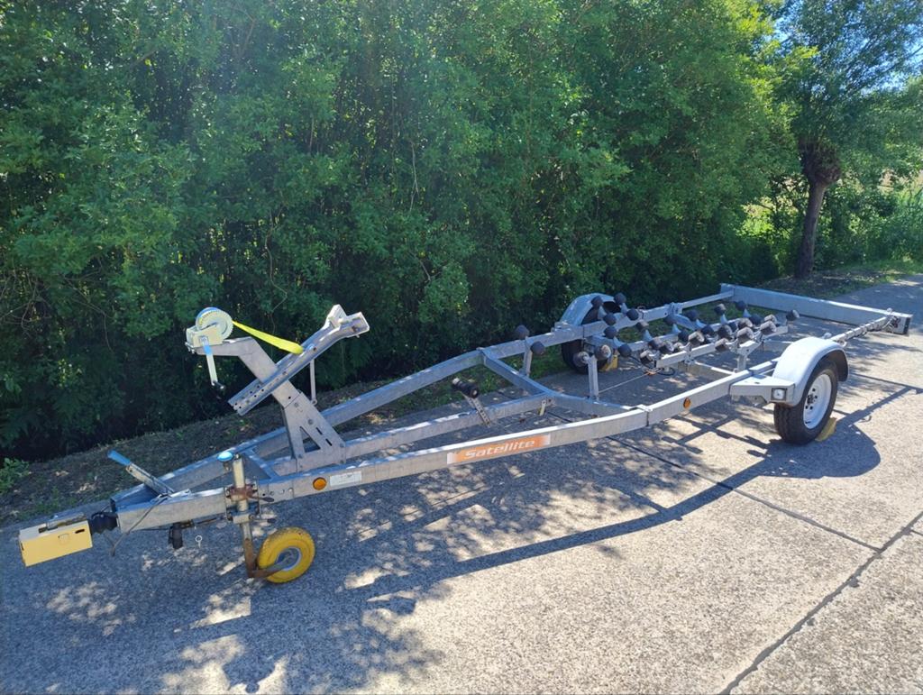 Satellite galva boottrailer met nieuwe winch, Ophalen, Gebruikt, Met rollen, Minder dan 1500 kg