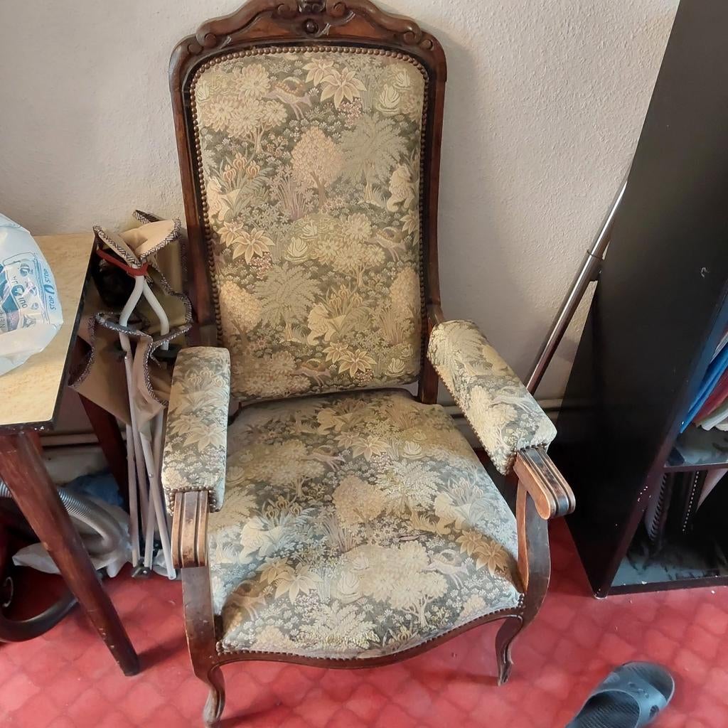 Fauteuil ancien, Enlèvement
