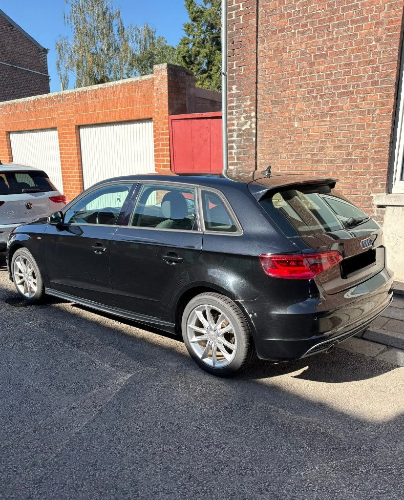 Audi A3 S-line 1.6 TDI Euro 6b, Auto's, Euro 6, 1600 cc, Zwart, Particulier