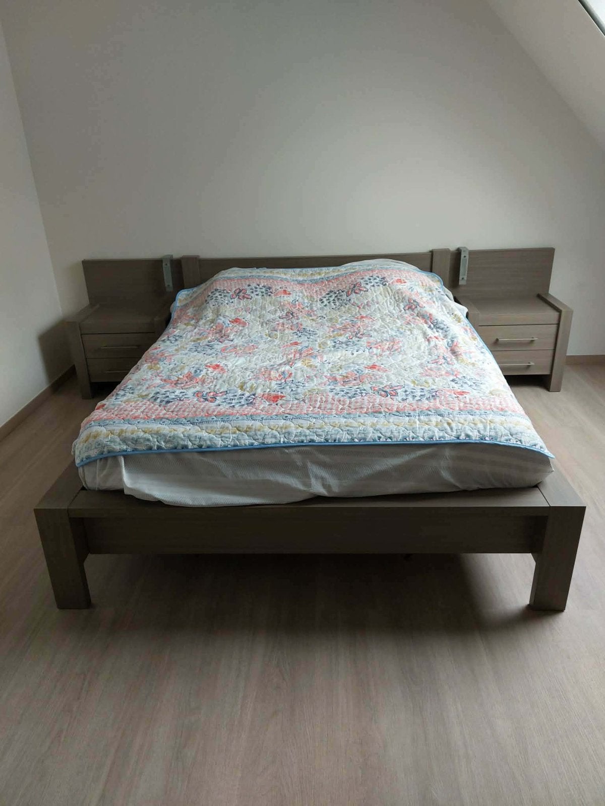Bed met 2 nachtkastjes, Ophalen, Zo goed als nieuw